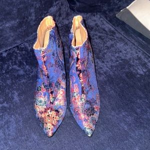 EUC TAPESTRY ANKLE BOOT STILETTOS